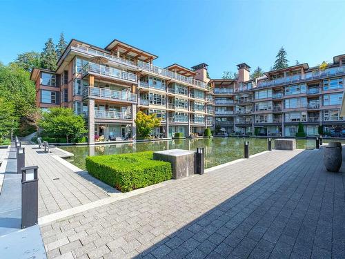 302 3606 Aldercrest Drive, North Vancouver, BC 