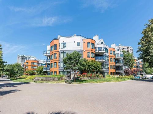 421 1150 Quayside Drive, New Westminster, BC 