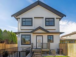 2 445 E 57 AVENUE  Vancouver, BC V5X 1S8