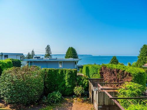 2612 Marine Drive, West Vancouver, BC 