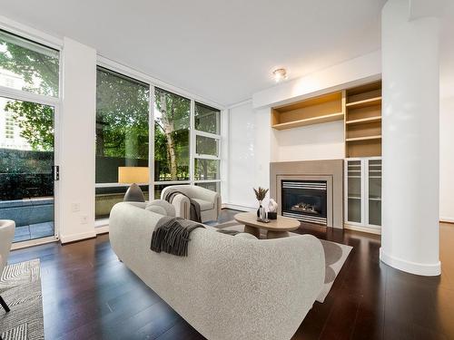 Th105 638 Beach Crescent, Vancouver, BC 