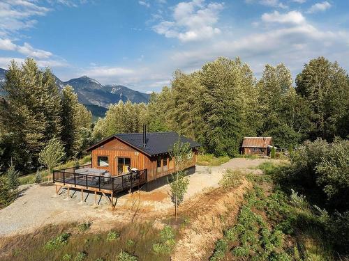 7320 Macrae Road, Pemberton, BC 