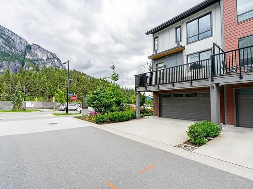 37981 Helm Way, Squamish, BC 