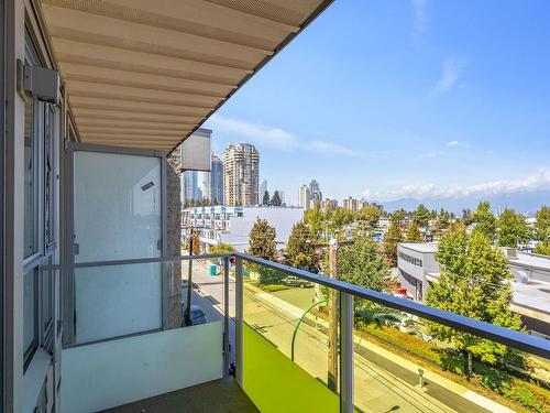 Ph9 5388 Grimmer Street, Burnaby, BC 