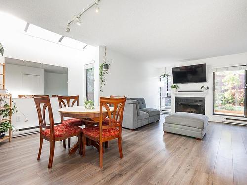 10 230 W 14Th Street, North Vancouver, BC 