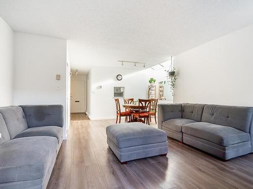 10 230 W 14Th Street, North Vancouver, BC 