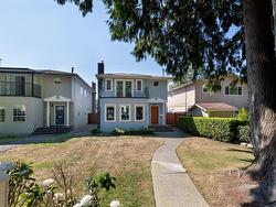 1379 HOPE ROAD  North Vancouver, BC V7P 1W6