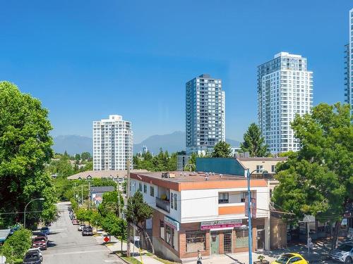 304 5818 Lincoln Street, Vancouver, BC 