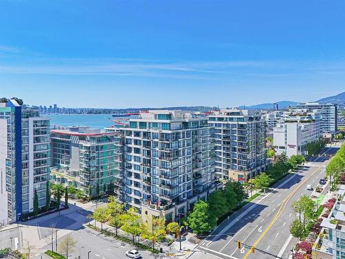 102 172 Victory Ship Way, North Vancouver, BC 