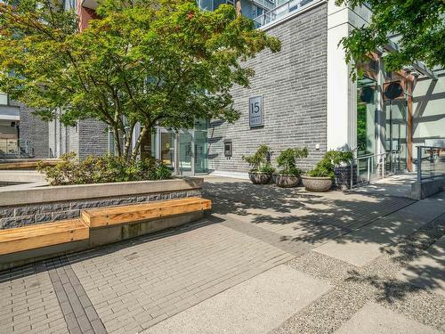 301 150 W 15Th Street, North Vancouver, BC 