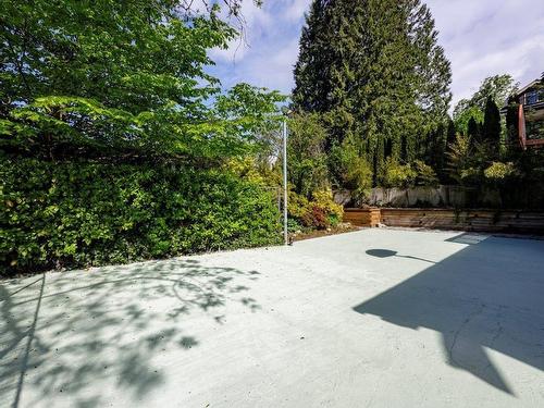 390 E Kings Road, North Vancouver, BC 