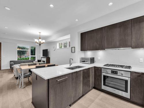 5516 Oak Street, Vancouver, BC 