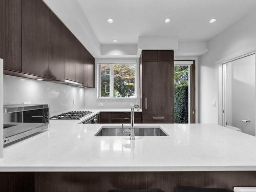 5516 Oak Street, Vancouver, BC 