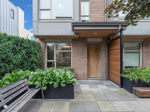 5516 Oak Street, Vancouver, BC 