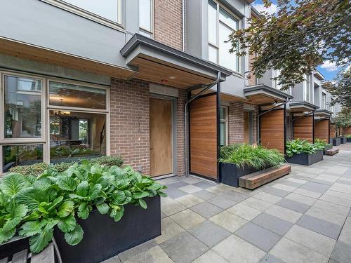 5516 Oak Street, Vancouver, BC 