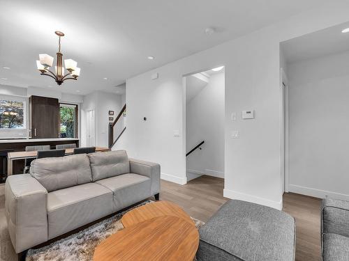 5516 Oak Street, Vancouver, BC 