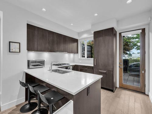 5516 Oak Street, Vancouver, BC 