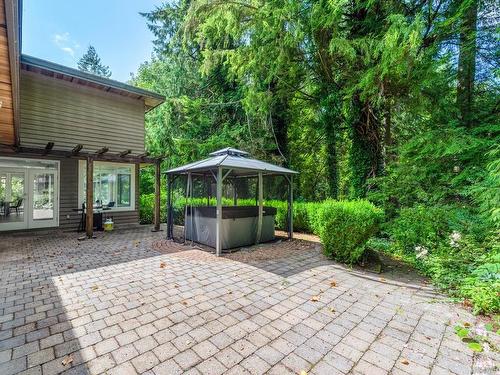 520 Hadden Drive, West Vancouver, BC 