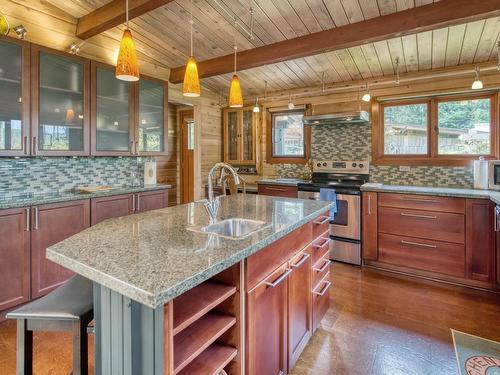 6109 Sechelt Inlet Road, Sechelt, BC 