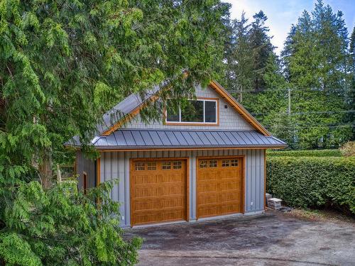 7858-7860 Redrooffs Road, Halfmoon Bay, BC 