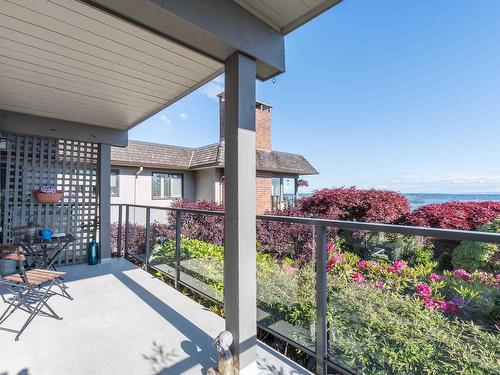 32 2216 Folkestone Way, West Vancouver, BC 