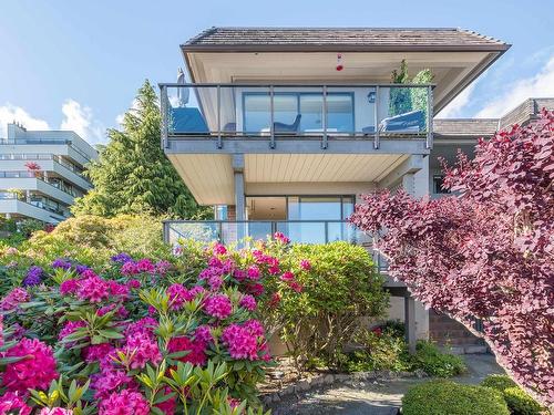 32 2216 Folkestone Way, West Vancouver, BC 