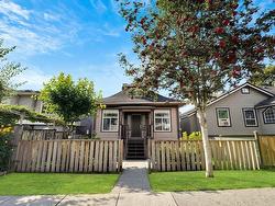 3516 E GEORGIA STREET  Vancouver, BC V5K 2L8