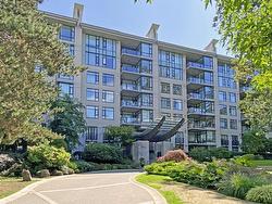 306 4759 VALLEY DRIVE  Vancouver, BC V6J 4B7