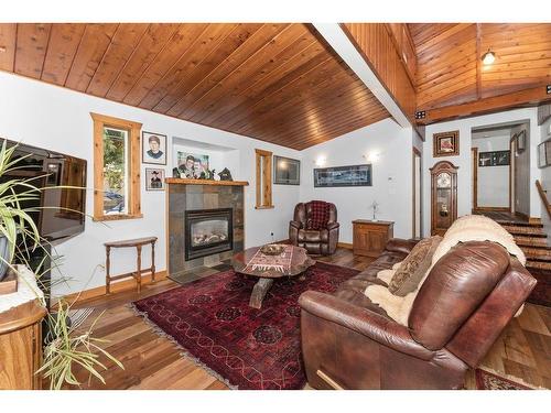 8099 Northwood Road, Halfmoon Bay, BC 