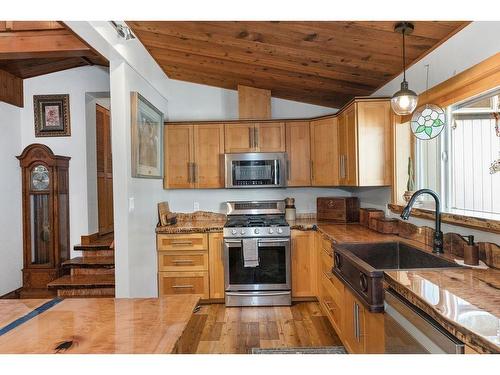 8099 Northwood Road, Halfmoon Bay, BC 