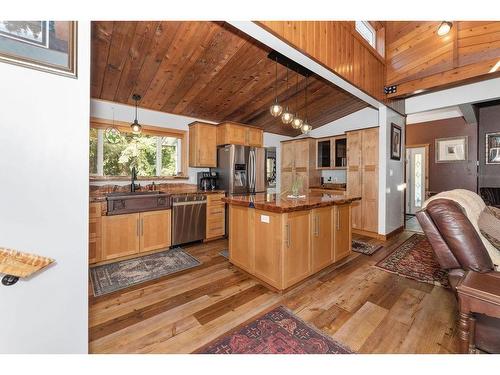 8099 Northwood Road, Halfmoon Bay, BC 