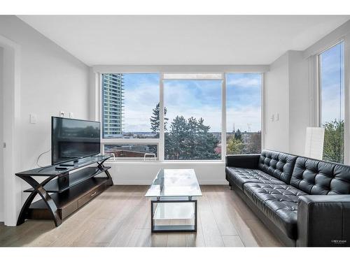 402 8238 Lord Street, Vancouver, BC 