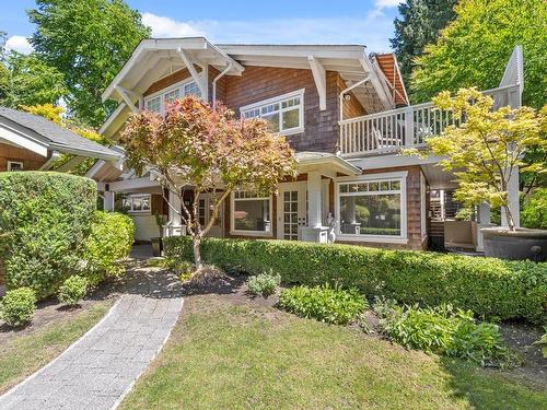 850 Forest Hills Drive, North Vancouver, BC 