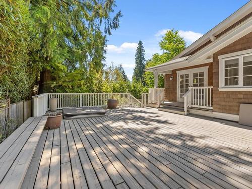 850 Forest Hills Drive, North Vancouver, BC 