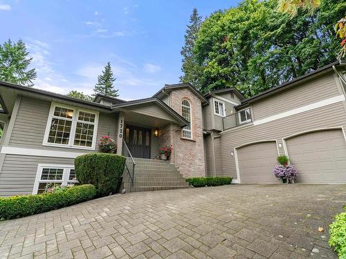 1720 Pierard Road, North Vancouver, BC 