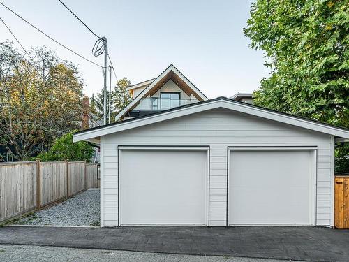 32 E 37Th Avenue, Vancouver, BC 