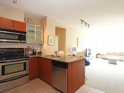 353 1432 KINGSWAY  Vancouver, BC V5N 5Y6