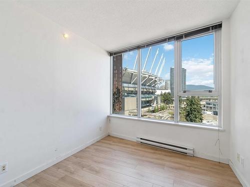 1001 33 Smithe Street, Vancouver, BC 