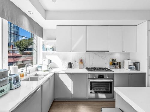 7623 Yukon Street, Vancouver, BC 