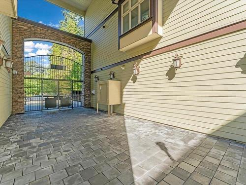 101 5588 Patterson Avenue, Burnaby, BC 