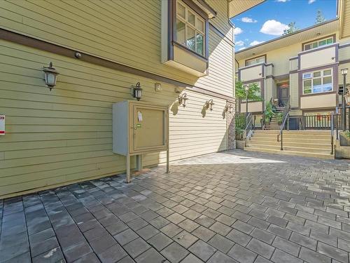 101 5588 Patterson Avenue, Burnaby, BC 