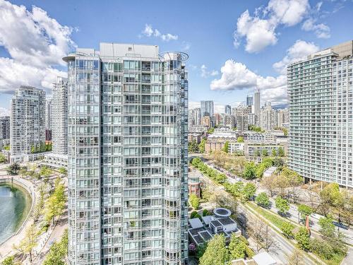 2208 1033 Marinaside Crescent, Vancouver, BC 