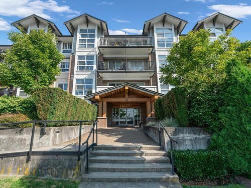 207 827 Roderick Avenue, Coquitlam, BC 