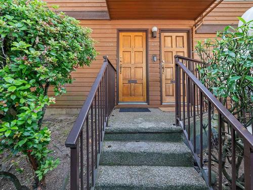 3229 Lonsdale Avenue, North Vancouver, BC 