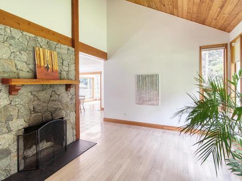 7309 Redrooffs Road, Halfmoon Bay, BC 