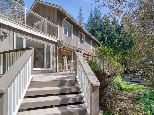 7309 Redrooffs Road, Halfmoon Bay, BC 