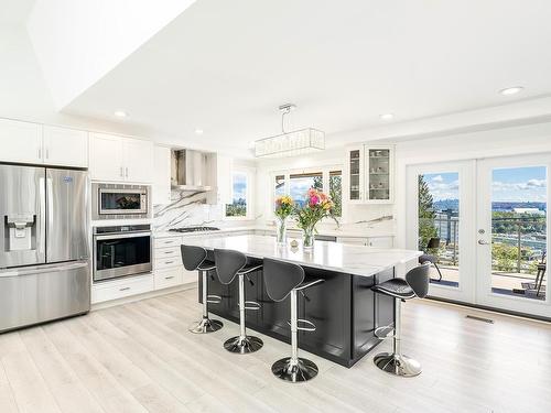 930 Esquimalt Avenue, West Vancouver, BC 