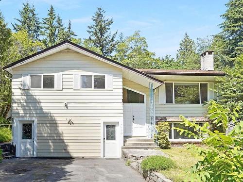 1468 Ross Road, North Vancouver, BC 