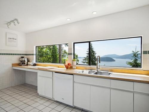 405 Timbertop Drive, Lions Bay, BC 