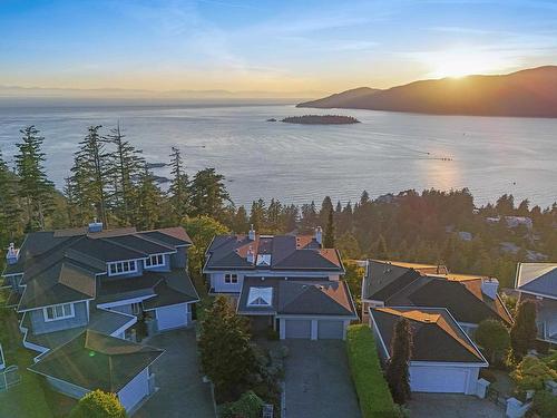 5476 West Vista Court, West Vancouver, BC 